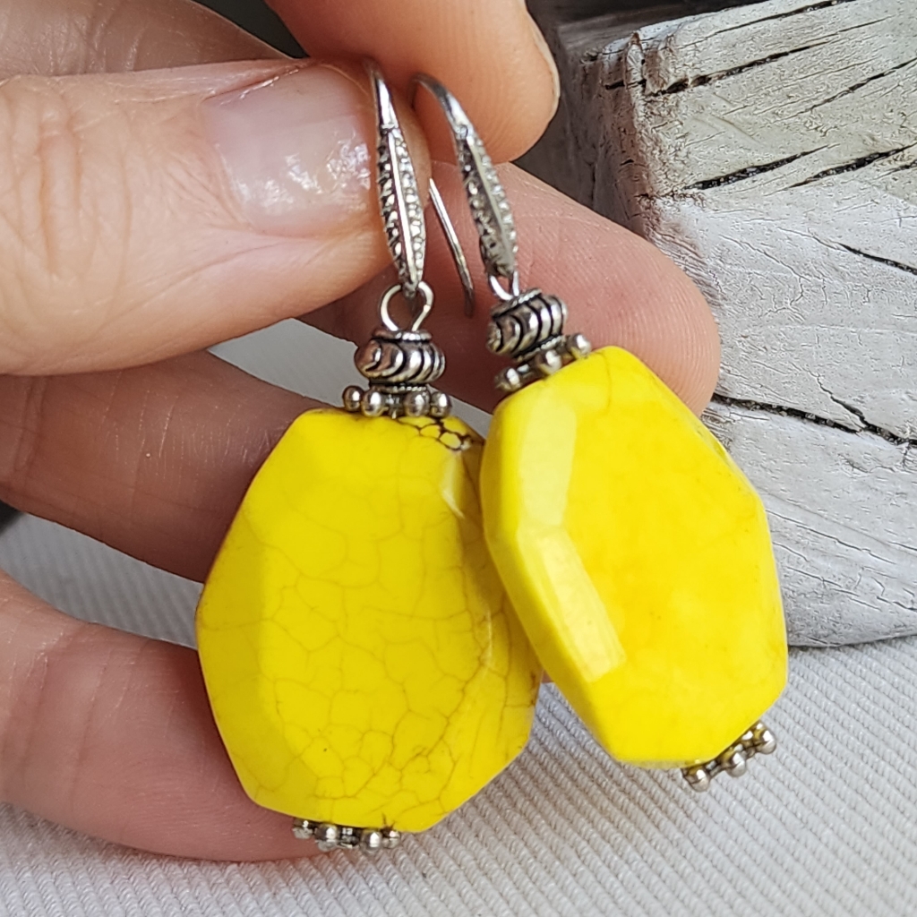 Boho Earrings Silver-Plated Natural Hawolite Raw Cut Stones 38$